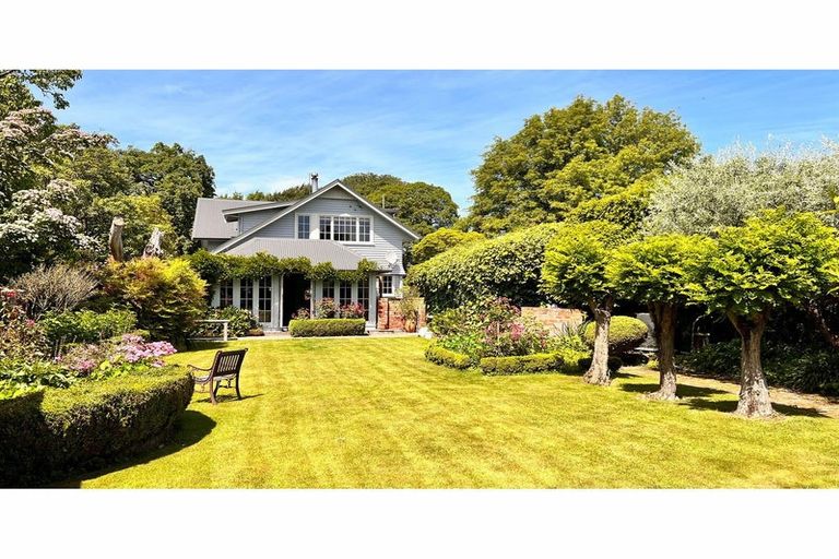 Photo of property in 182 Fendalton Road, Fendalton, Christchurch, 8052