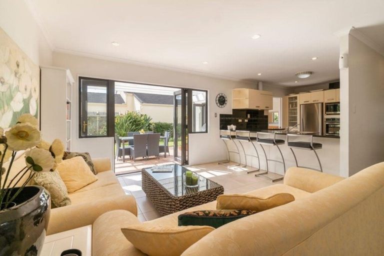 Photo of property in 8 Cellarmans Street, Te Atatu Peninsula, Auckland, 0610