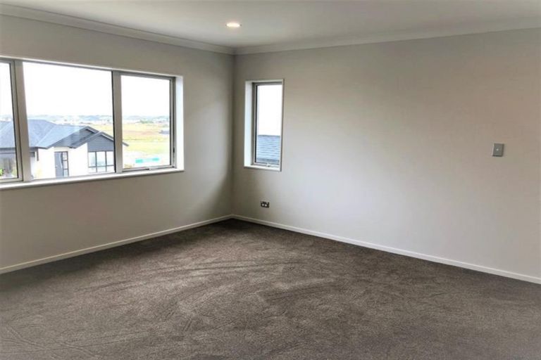 Photo of property in 29 Cooladawson Drive, Flat Bush, Auckland, 2019