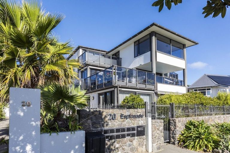 Photo of property in 6/20 Esplanade, Sumner, Christchurch, 8081