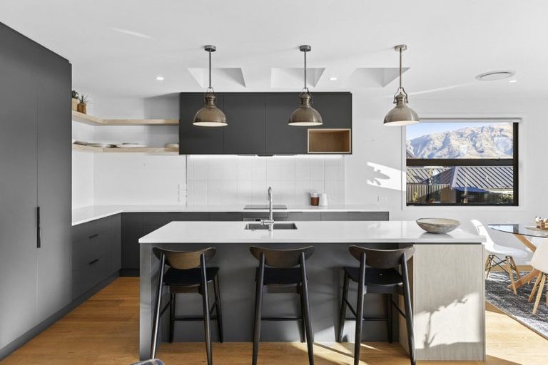 Photo of property in 9 Landsborough Lane, Wanaka, 9305