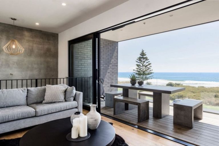 Photo of property in 211 Marine Parade, Seatoun, Wellington, 6022