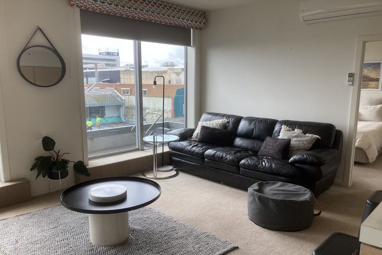 Photo of property in 22 Liardet Apartments, 203/22 Liardet Street, New Plymouth, 4310