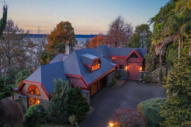 Photo of property in 20 Tupara Crescent, Kawaha Point, Rotorua, 3010