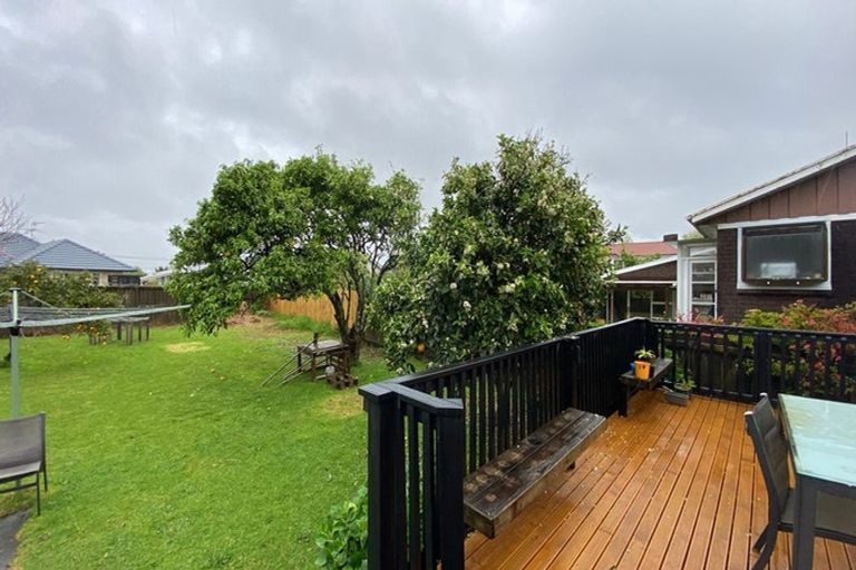Photo of property in 85 Tiraumea Drive, Pakuranga, Auckland, 2010