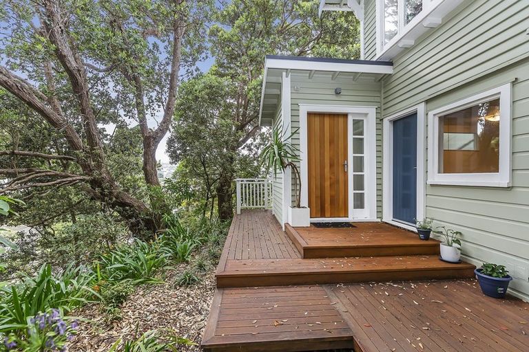 Photo of property in 63 Severn Street, Island Bay, Wellington, 6023