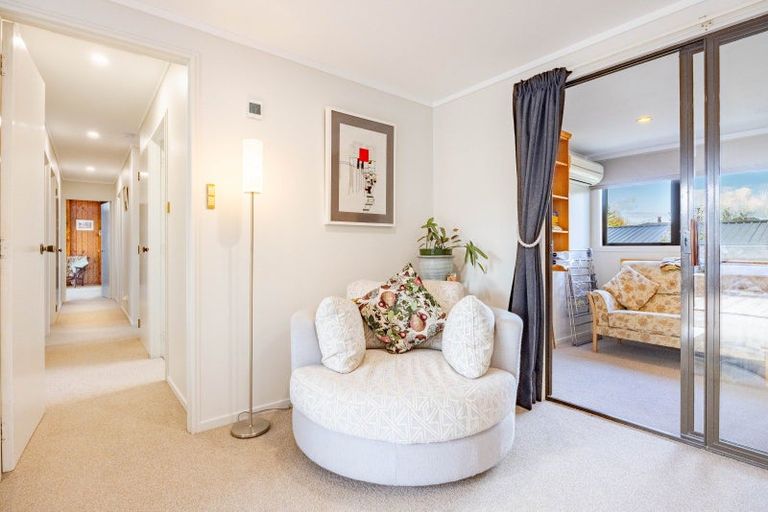 Photo of property in 21 Abbotsford Road, Waipawa, 4210