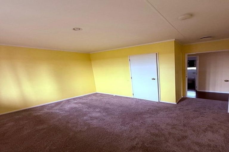 Photo of property in 32 Wai Iti Place, Clendon Park, Auckland, 2103