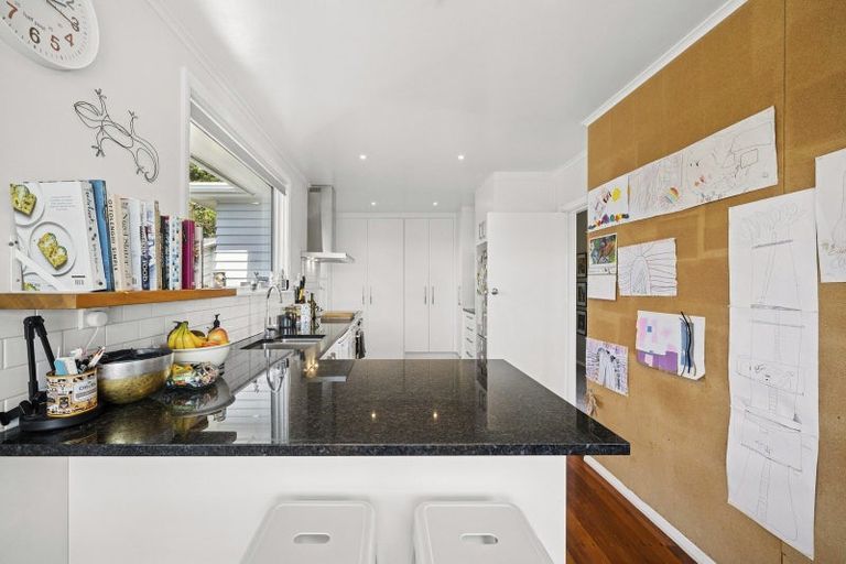 Photo of property in 20 Huntingdon Street, Northland, Wellington, 6012