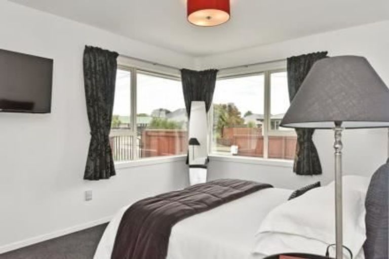 Photo of property in 37 Santa Rosa Avenue, Halswell, Christchurch, 8025