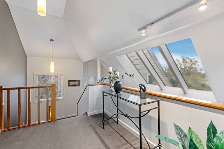 Photo of property in 13 Shalamar Drive, Cashmere, Christchurch, 8022
