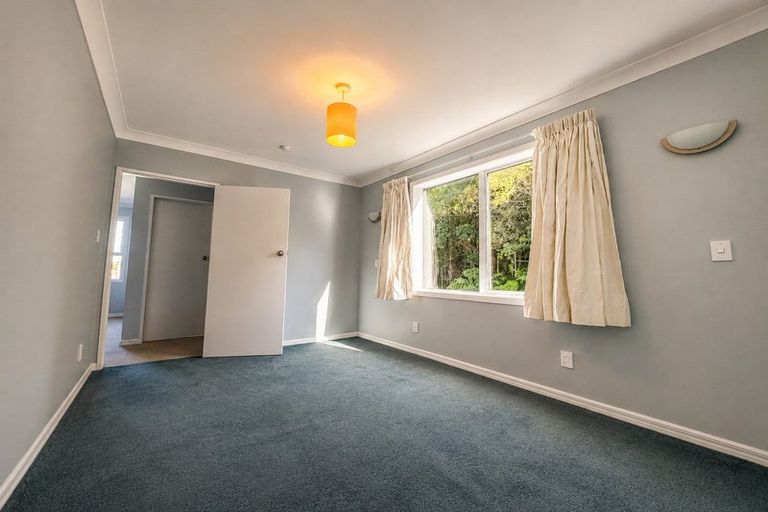 Photo of property in 43 Amapur Drive, Khandallah, Wellington, 6035