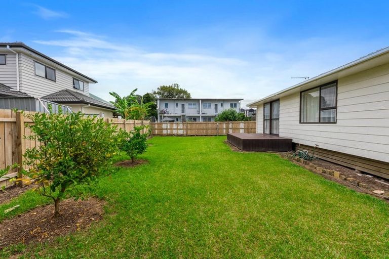 Photo of property in 2/295 Massey Road, Mangere East, Auckland, 2024