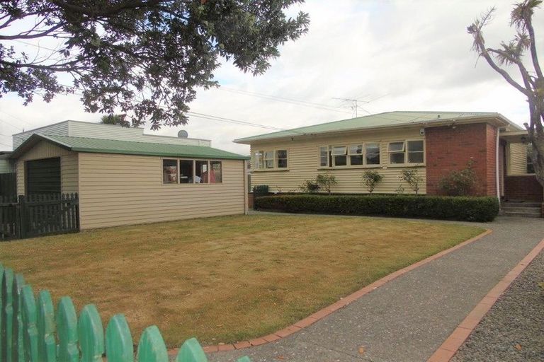 Photo of property in 5 Russell Street, Waterloo, Lower Hutt, 5011