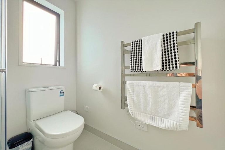 Photo of property in 321a Pakuranga Road, Pakuranga Heights, Auckland, 2010