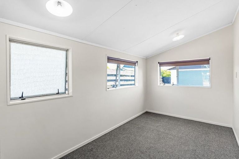 Photo of property in 15 Kanawa Street, Waikanae, 5036