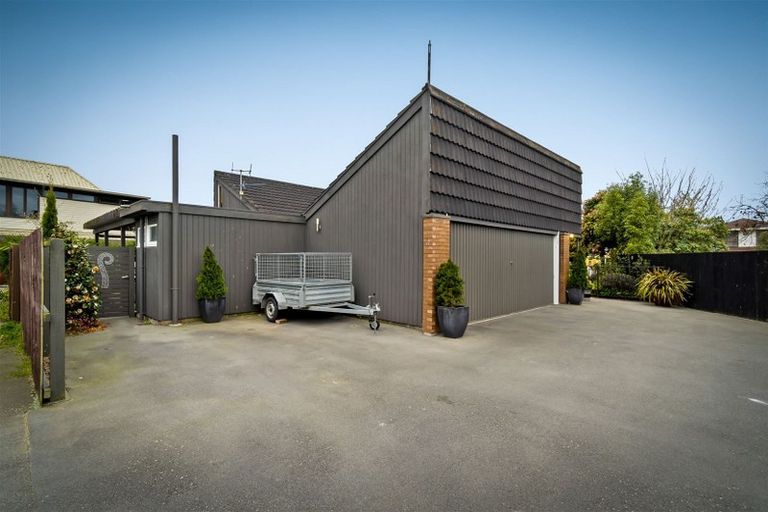 Photo of property in 14 Kent Lodge Avenue, Avonhead, Christchurch, 8042