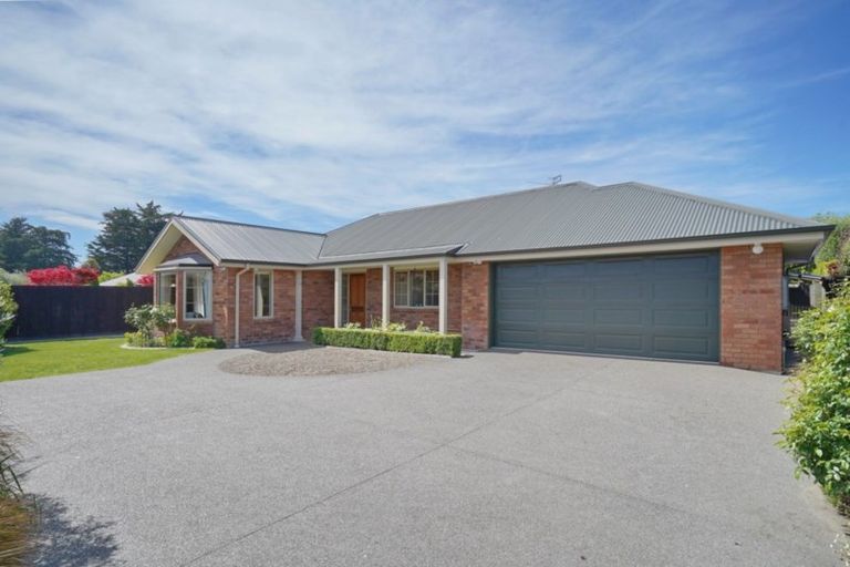 Photo of property in 10 Iti Place, Parklands, Christchurch, 8083