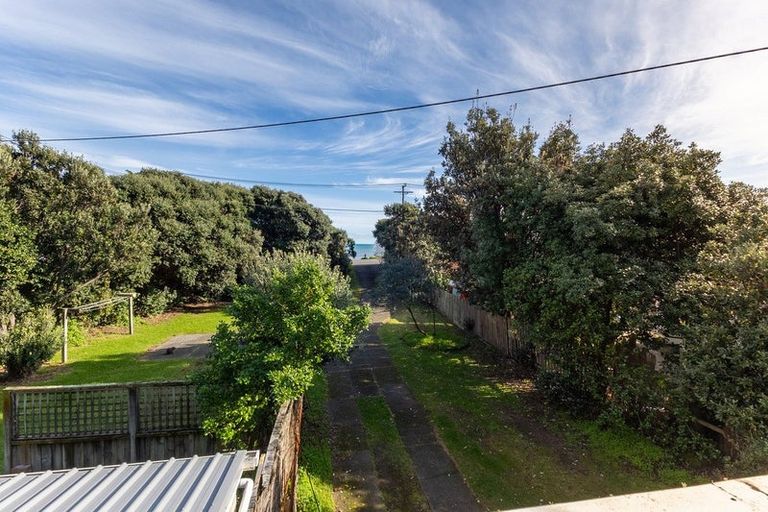Photo of property in 25 The Esplanade, Raumati South, Paraparaumu, 5032