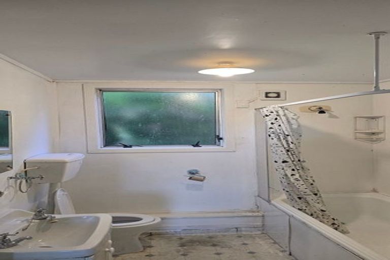 Photo of property in 33 Croydon Street, Karori, Wellington, 6012