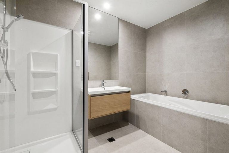 Photo of property in 1/1 Parapara Place, Albany, 0632