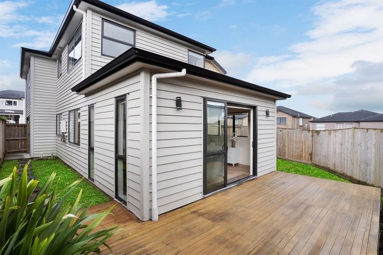 Photo of property in 11 Evelina Lane, Flat Bush, Auckland, 2019