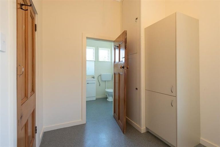 Photo of property in 4a/8 Howard Street, Mount Cook, Wellington, 6021