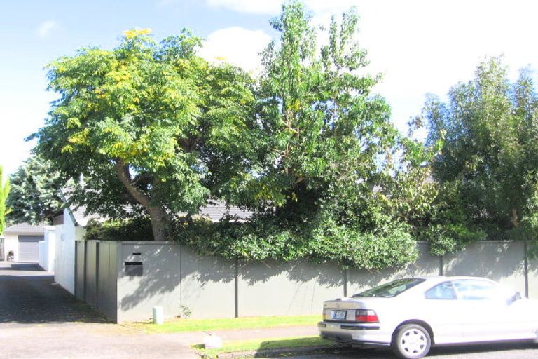 Photo of property in 2/19 Morrow Avenue, Bucklands Beach, Auckland, 2012