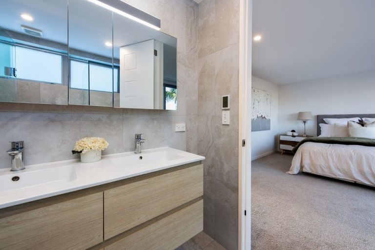 Photo of property in 8a Rarere Road, Hauraki, Auckland, 0622