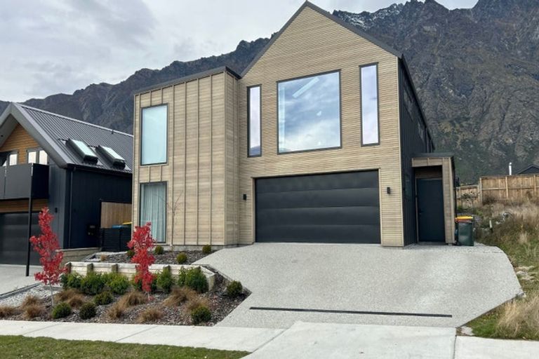 Photo of property in 88 Spur Ridge Rise, Jacks Point, 9371
