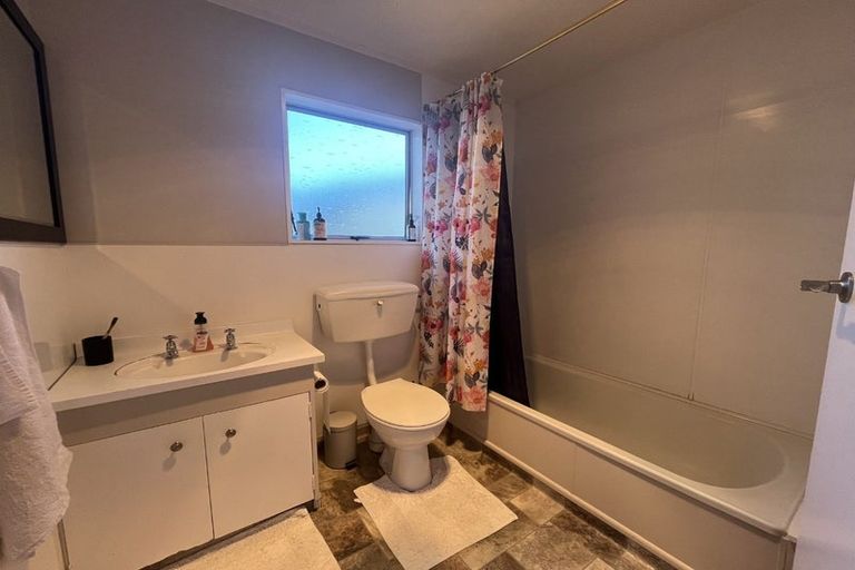 Photo of property in 31 Acacia Street, Kelvin Grove, Palmerston North, 4414