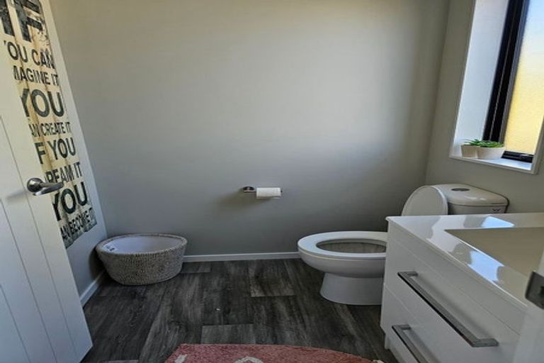 Photo of property in 17a Terry Crescent, Milson, Palmerston North, 4414