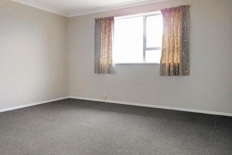 Photo of property in 2 Burns Street, Kew, Invercargill, 9812