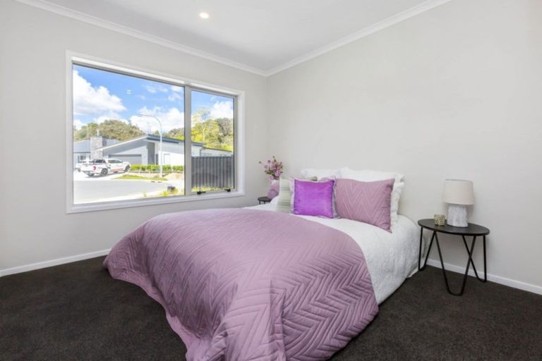 Photo of property in 12 Passchendaele Grove, Trentham, Upper Hutt, 5018