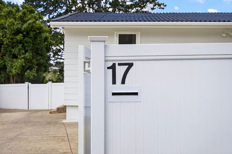 Photo of property in 17 Lysander Crescent, Beach Haven, Auckland, 0626