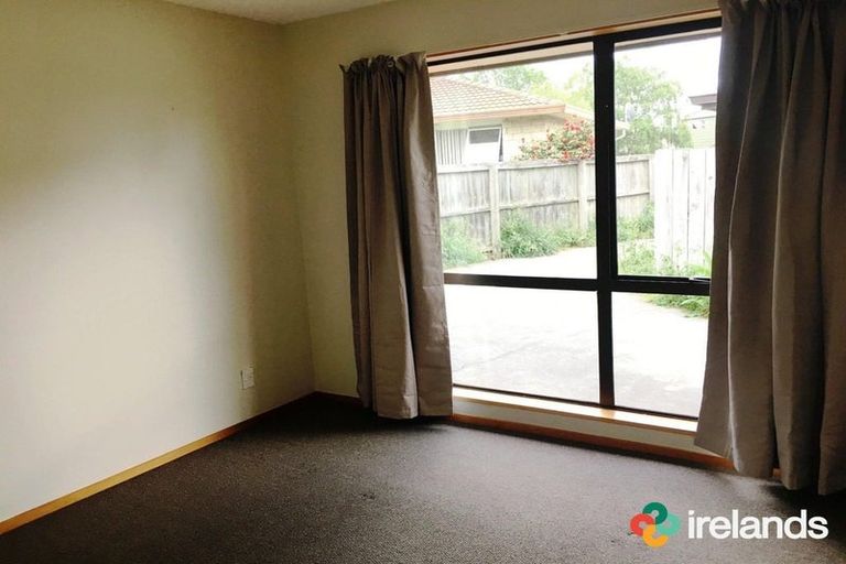 Photo of property in 27 Castile Place, Belfast, Christchurch, 8051