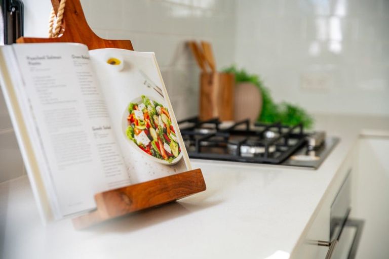 Photo of property in 16 Garden Road, Northland, Wellington, 6012