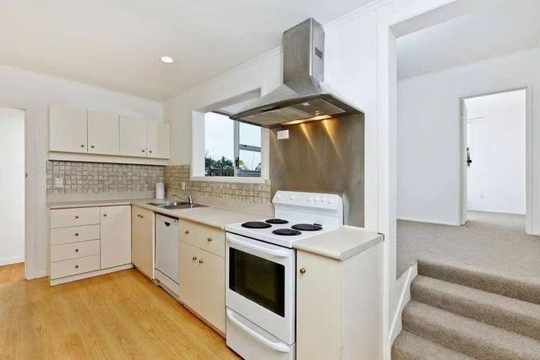 Photo of property in 1/156 Forrest Road, Forrest Hill, Auckland, 0620