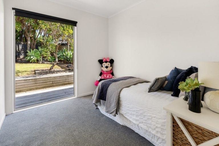 Photo of property in 8 Tuscan Place, Half Moon Bay, Auckland, 2012