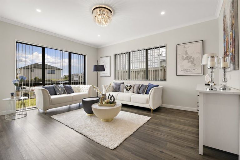 Photo of property in 30 Hikuawa Road, Flat Bush, Auckland, 2019