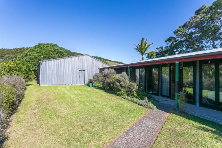 Photo of property in 7 Pye Place, Hot Water Beach, Whitianga, 3591