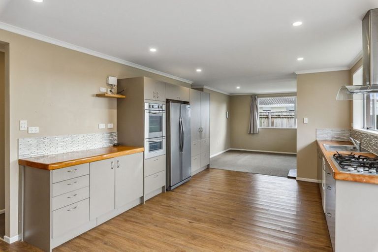 Photo of property in 37 Kapanui Road, Waikanae, 5036