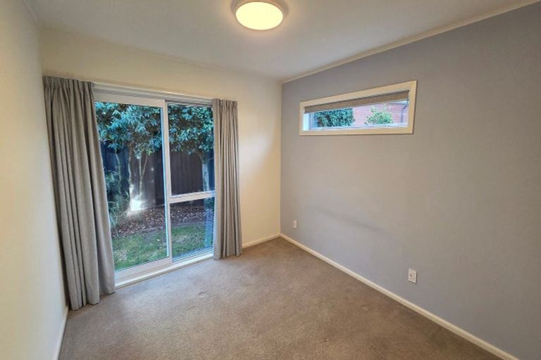 Photo of property in 2/18 Maidstone Road, Ilam, Christchurch, 8041