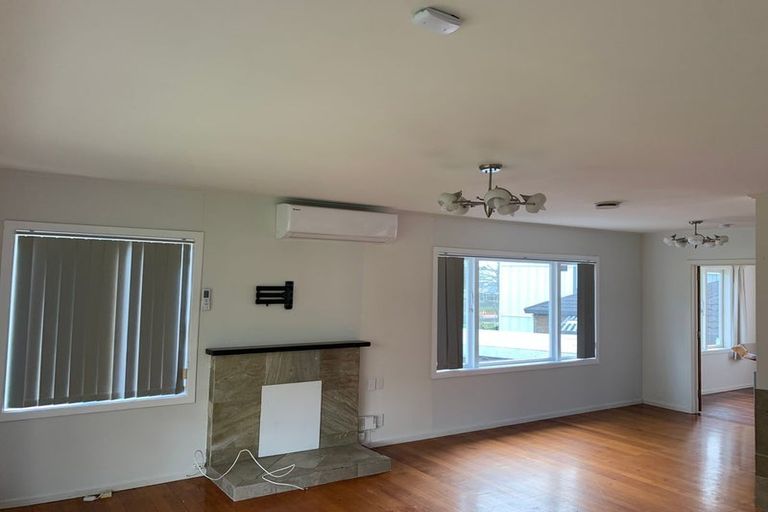 Photo of property in 1/44 College Road, Northcote, Auckland, 0627