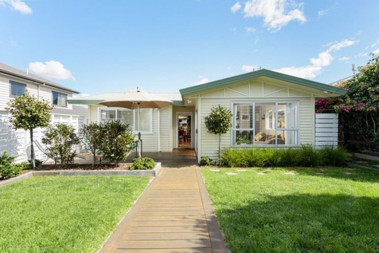 Photo of property in 12 Campbell Road, Mount Maunganui, 3116