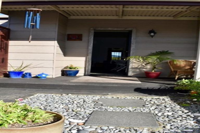 Photo of property in 17 Peel Street, Westport, 7825