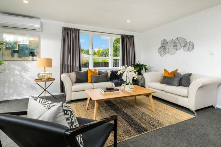 Photo of property in 48 Waimumu Road, Massey, Auckland, 0614