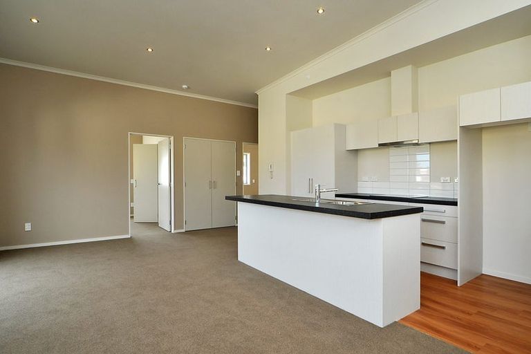 Photo of property in 9/123 The Parade, Island Bay, Wellington, 6023