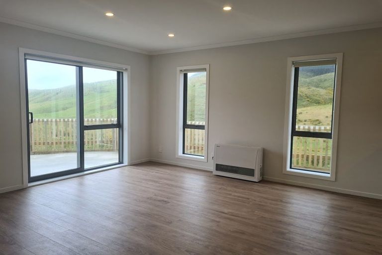 Photo of property in 128 Melksham Drive, Churton Park, Wellington, 6037