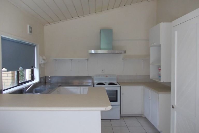 Photo of property in 58 Kurnell Drive, Botany Downs, Auckland, 2010
